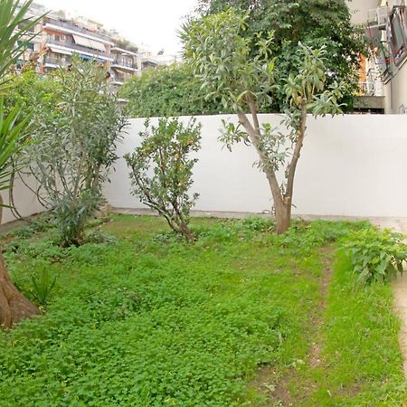 Stylish City Center Garden Apartment Атина Екстериор снимка