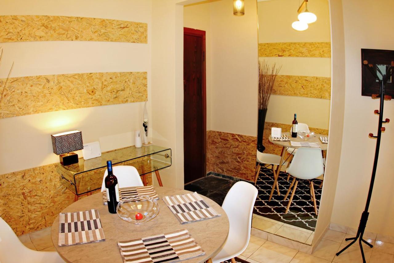 Stylish City Center Garden Apartment Атина Екстериор снимка