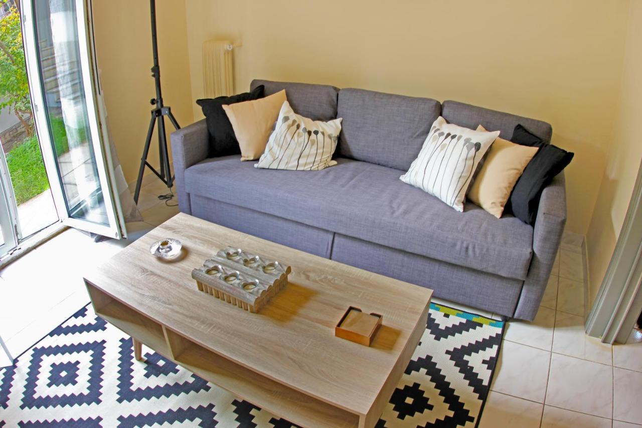 Stylish City Center Garden Apartment Атина Екстериор снимка