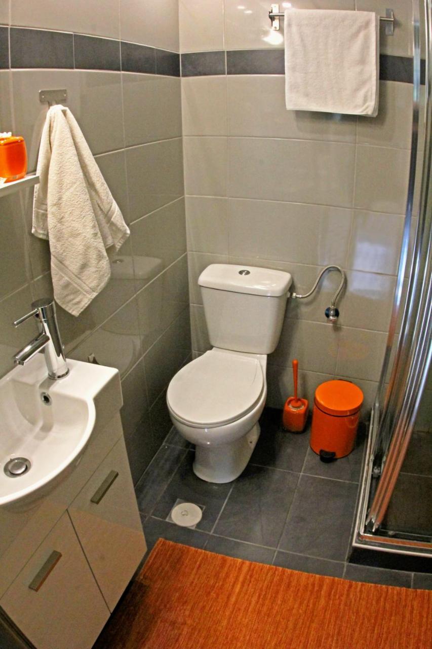 Stylish City Center Garden Apartment Атина Екстериор снимка